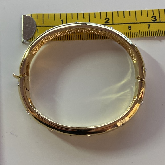 Gold plated bangle/bracelet - Picture 4 of 5